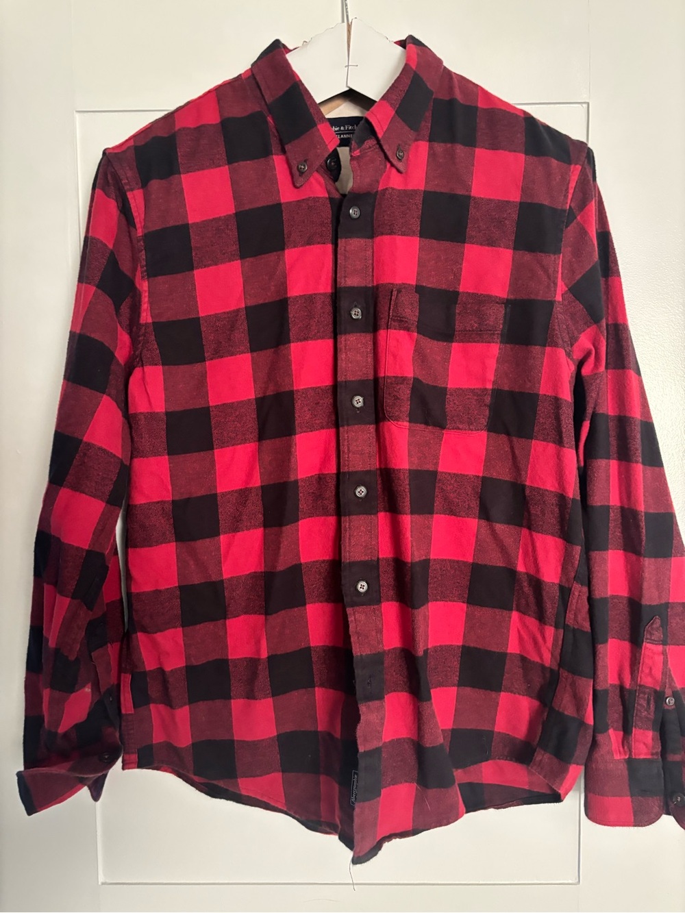 Men’s Abercrombie Soft AF flannel black and red check 100% cotton large